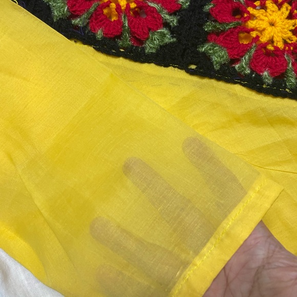 Crocheted top for woman on organdy cotton, yellow, 40 chest size - Picture 3 of 8